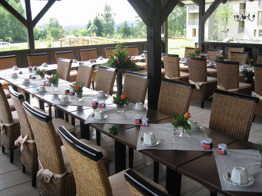 Garden Hotel Mezna Хренско Экстерьер фото