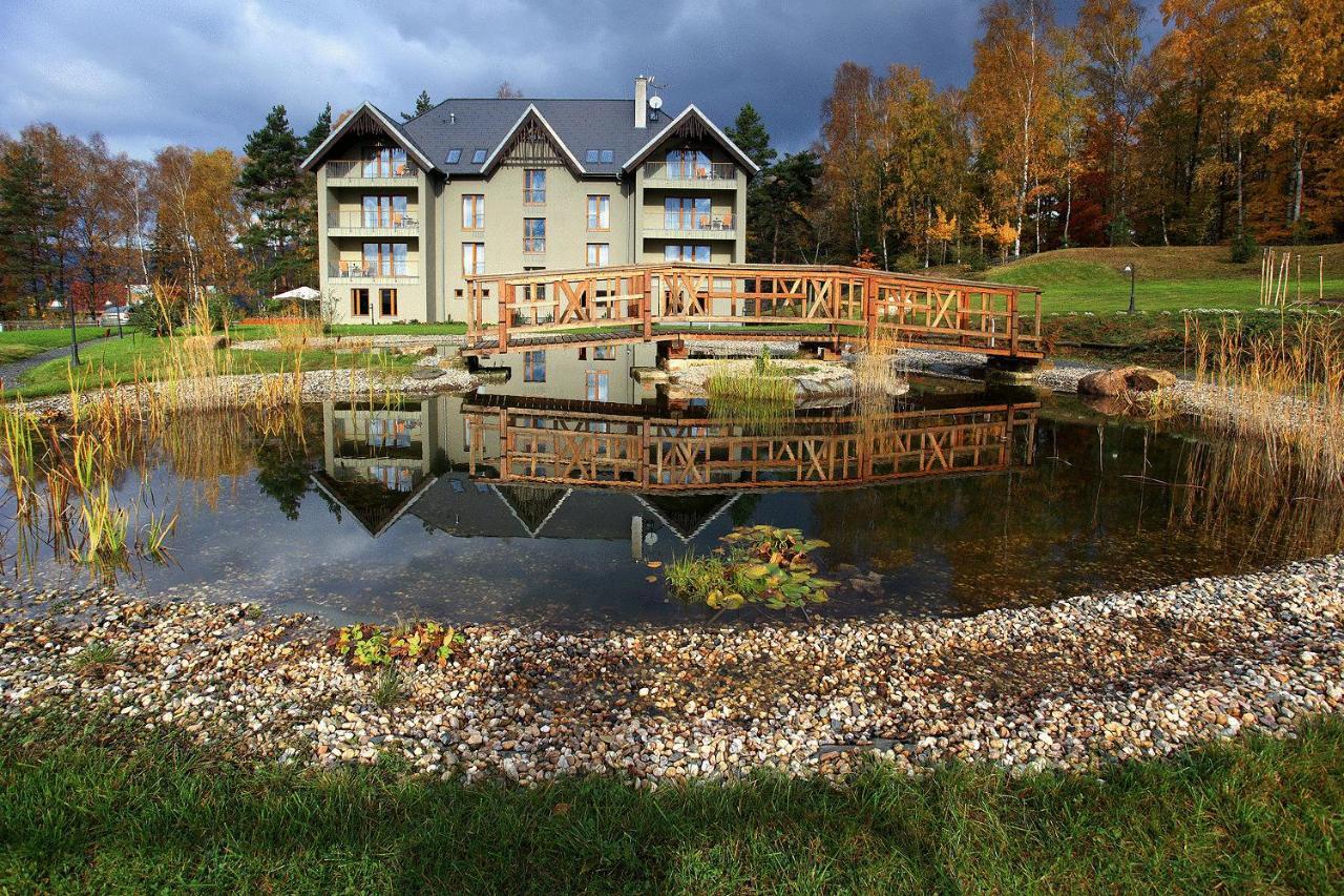 Garden Hotel Mezna Хренско Экстерьер фото